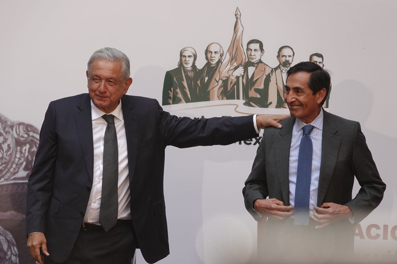 Andrés Manuel López Obrador, presidente de México, y Rogelio Ramírez de la O, secretario de Hacienda.