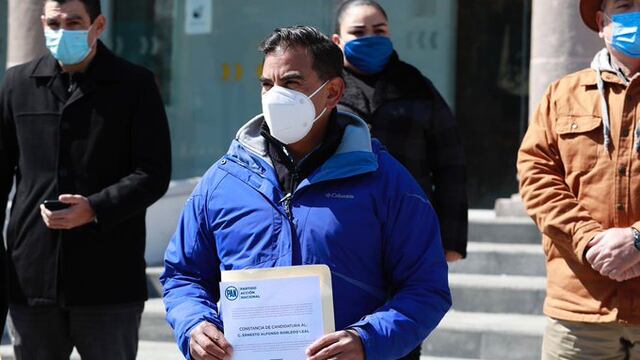 Alfonso Robledo recibe constancia como candidato a la alcaldía de Guadalupe