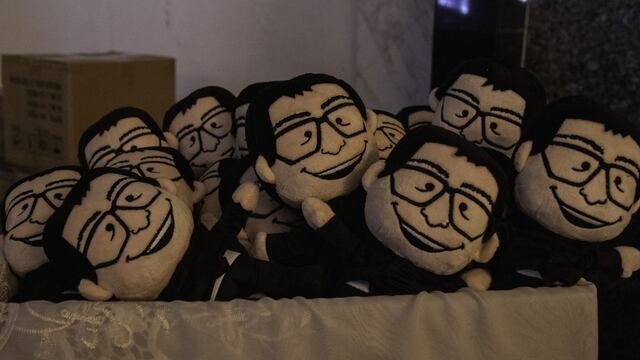 Figuras alusivas a Ricardo Monreal Fundación Rosa Mexicano