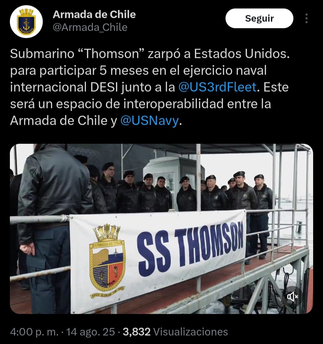 Submarino chileno en Puerto Vallarta