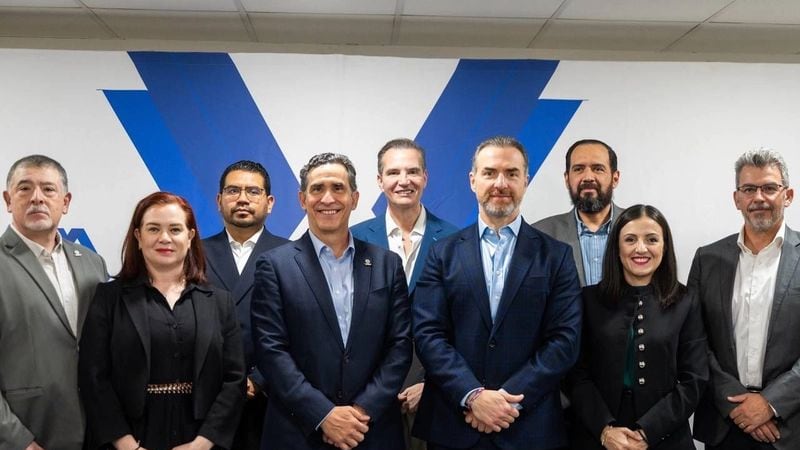 Adrián de la Garza firma acuerdo con Coparmex para impulsar desarrollo económico en Monterrey