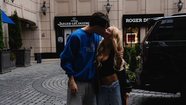 Hannah Howell y Peso Pluma