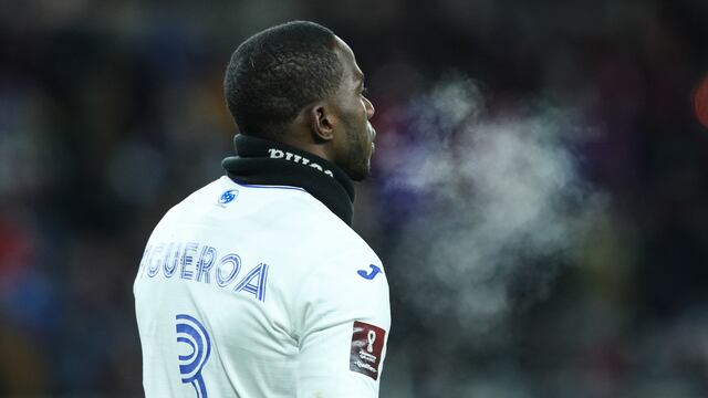 Maynor Figueroa, de la Selección de futbol de Honduras, sufre los estragos del frío