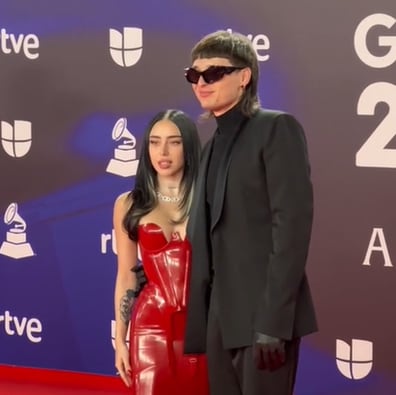 Peso Pluma y Nicki Nicole en los Premios Latin Grammy 2023