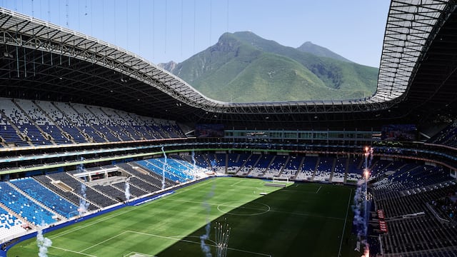 Reportan la muerte de un fan en el estacionamiento del Estadio de Rayados