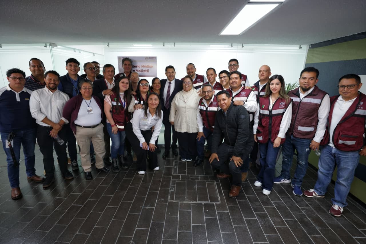 Martí Batres inaugura el primer consultorio del ISSSTE en el Centro Cultural Ollin Yoliztli.