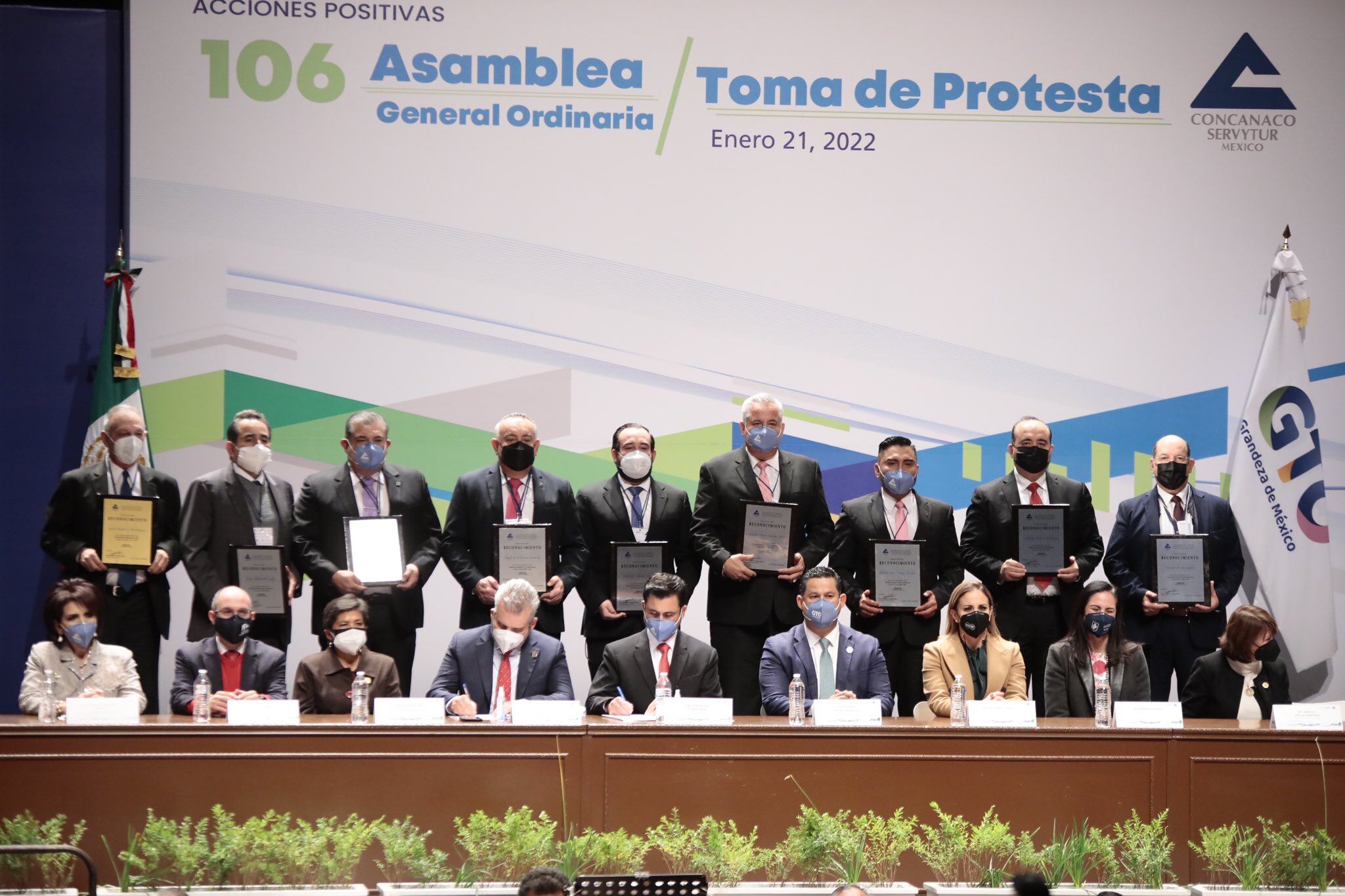 Diego Sinhue Rodríguez Vallejo en la toma de protesta de la CONCANACO