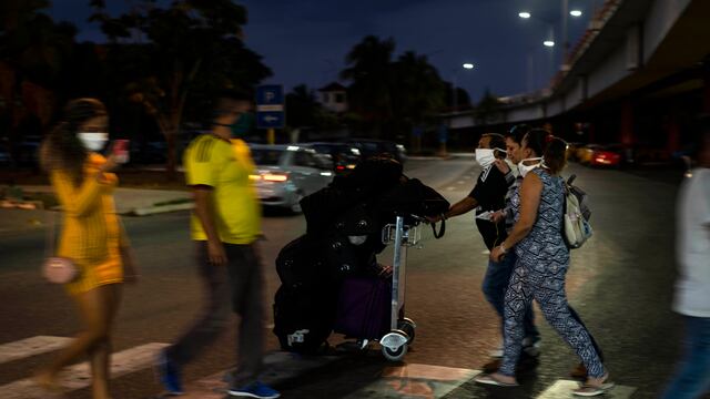 Residentes de Cuba. cierre de fronteras.
