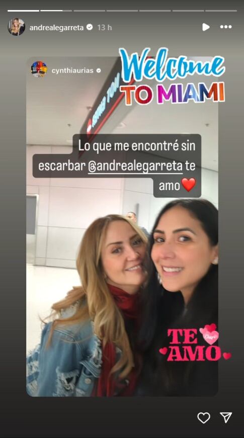 Andrea Legarreta y Cynthia Urías