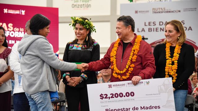 Julio Menchaca Salazar encabeza entrega de apoyos en San Felipe Orizatlán, Hidalgo