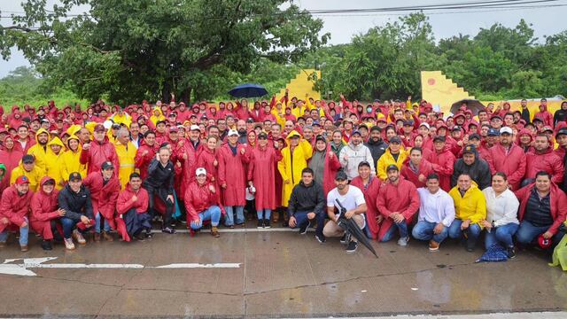 Evelyn Salgado supervisa ayuda para familias en Costa Chica