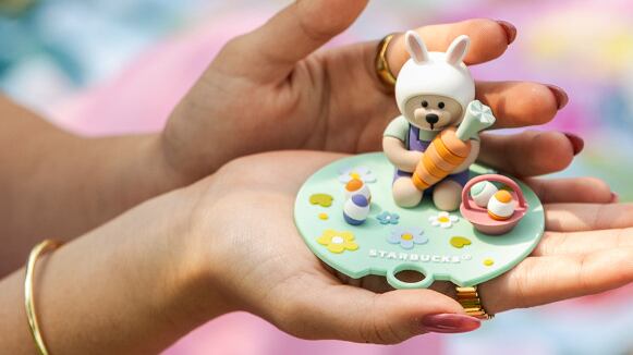Starbucks se pone guapo para Pascua 2025 con esta bonita tapa temática; paso a paso para ganarla