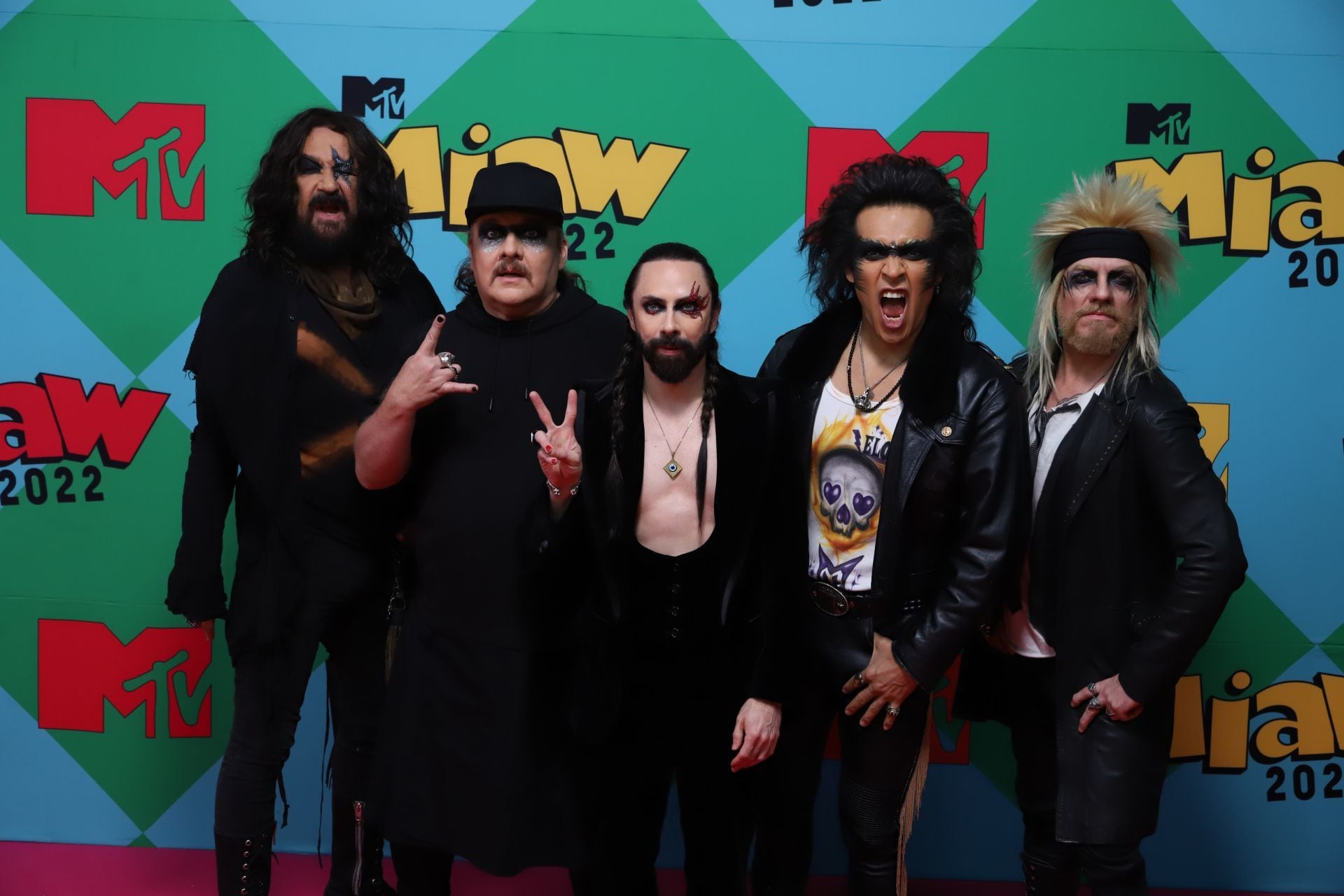 Moderatto.