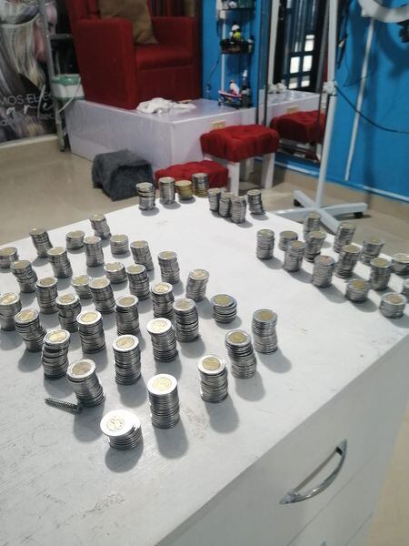 Cerrillito paga con morralla