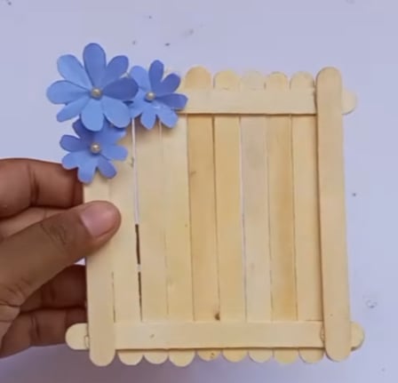 Portarretratos para mamá con abatelenguas, manualidad para el Día de las Madres