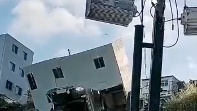Se compartió el vídeo del derrumbe del edificio en fraccionamiento de Tijuana