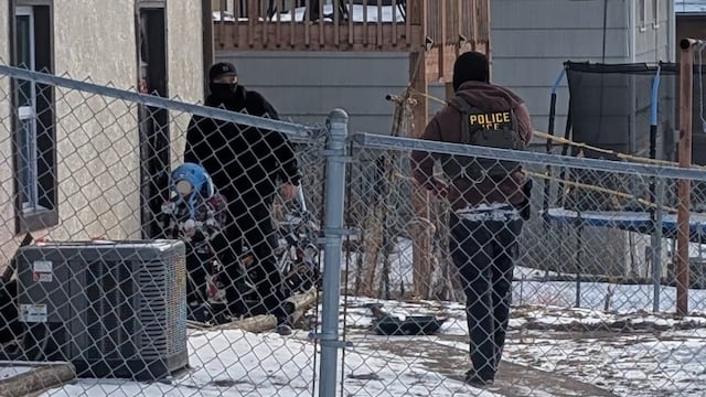 Fotografía de menor detenido por ICE en Minnesota desata indignación