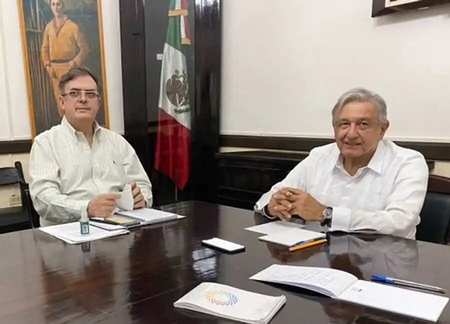 Ebrard y AMLO