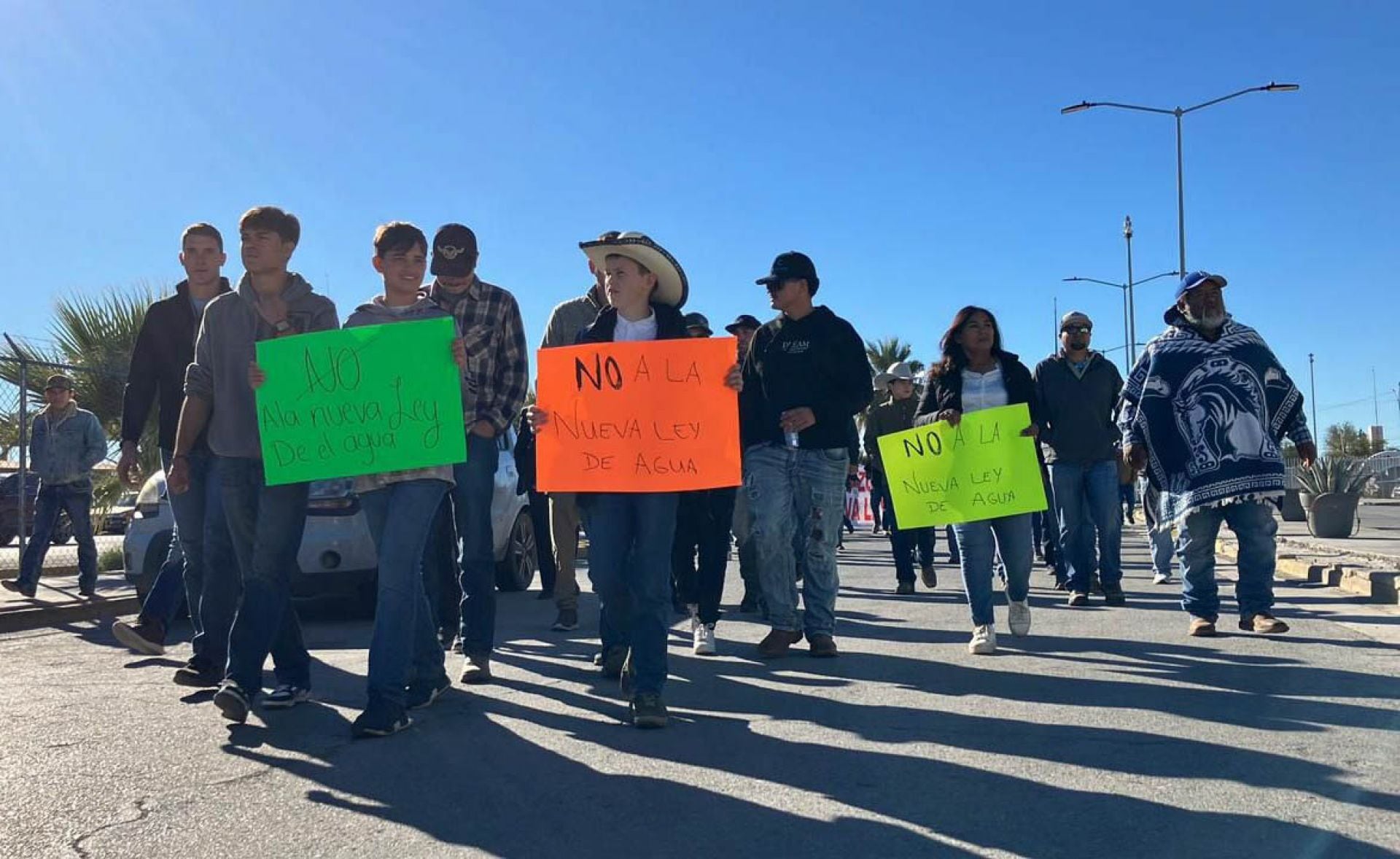 Bloqueos carreteros provocan escasez de gasolina y diesel en Ciudad Juárez