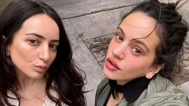 Pili Vila junto a su hermana Rosalía.