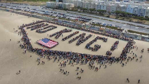 El poder ya cambió de lugar… y la política llegó tarde
