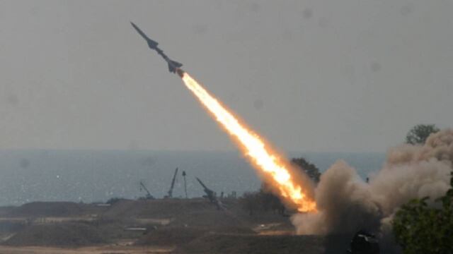 Corea del Norte prueba nuevo misil de crucero lanzándolo al mar