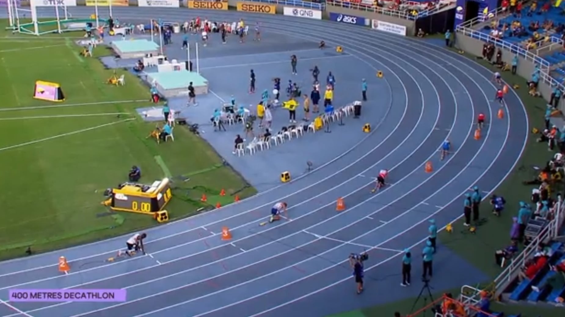 Atleta pierde competencia luego de que su miembro se saliera de su short