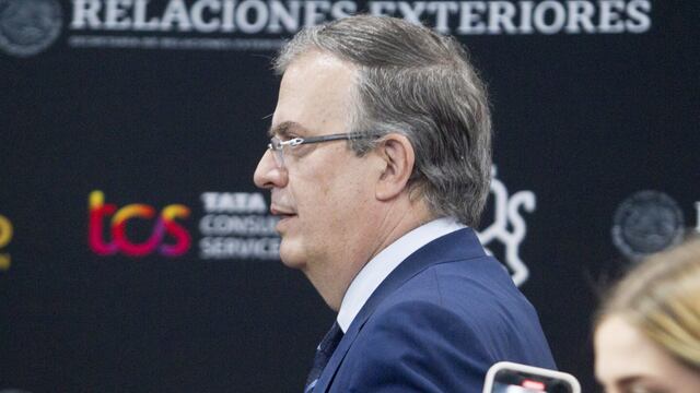 El Secretario de Relaciones Exteriores Marcelo Ebrard, acudió al corte de listón de la inauguración de la empresa hindú TATA TSC