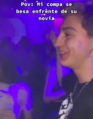 Novio infiel se besa con otra frente a ella