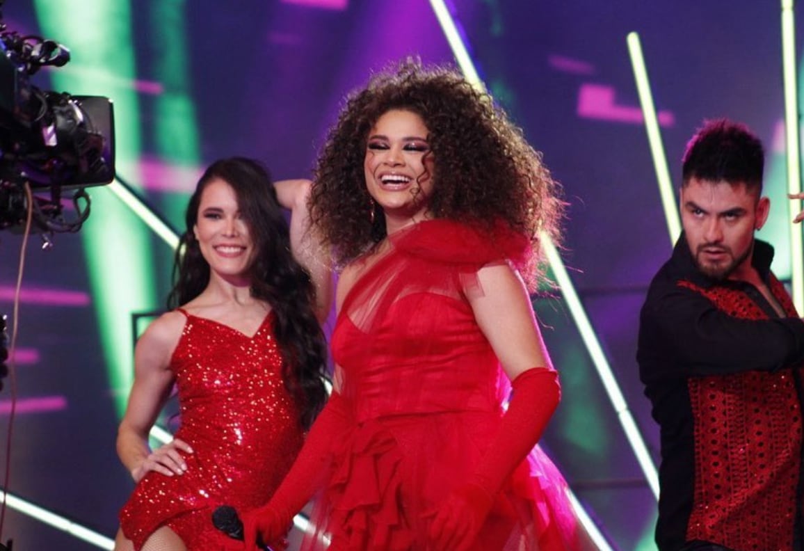 Cesia en la final de La Academia