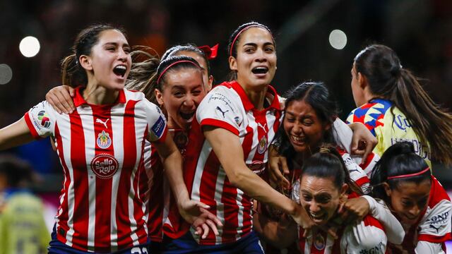 Chivas Femenil celebra triunfo en el Clásico