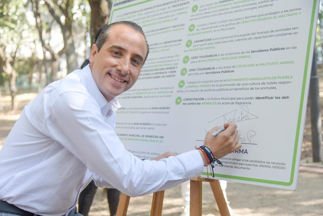Mario Riestra promete primer hospital veterinario de Puebla