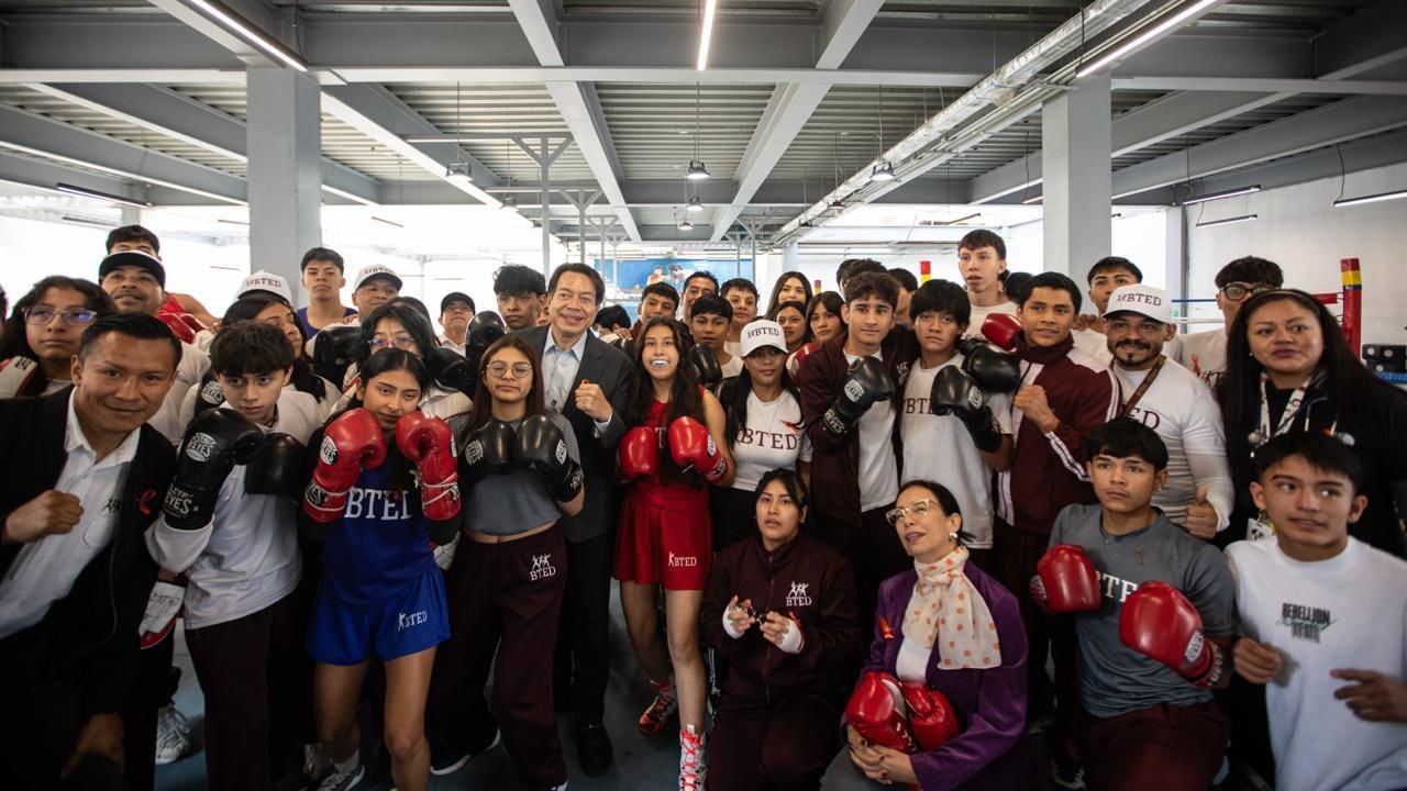 Mario Delgado encabeza “Maratón por la Lectura” en el marco del 25N