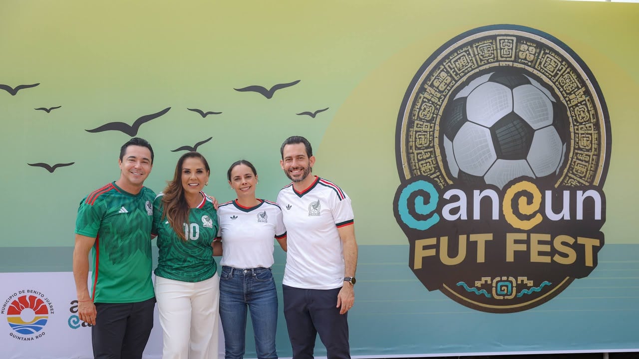 Ana Paty Peralta supervisa los últimos detalles para el evento Cancún Fut Fest