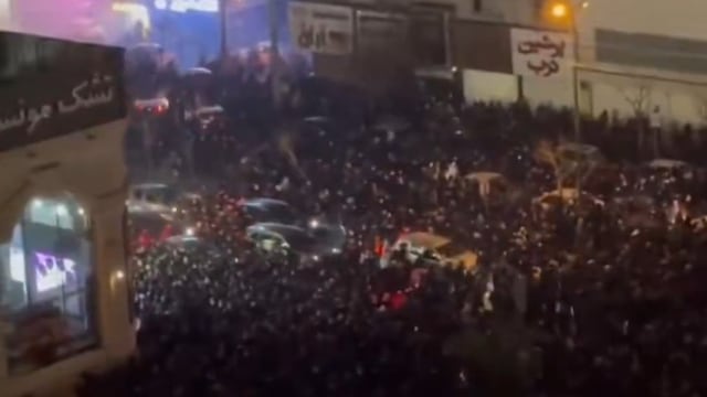 Irán: protestas dejan 65 muertos y al menos dos mil detenidos