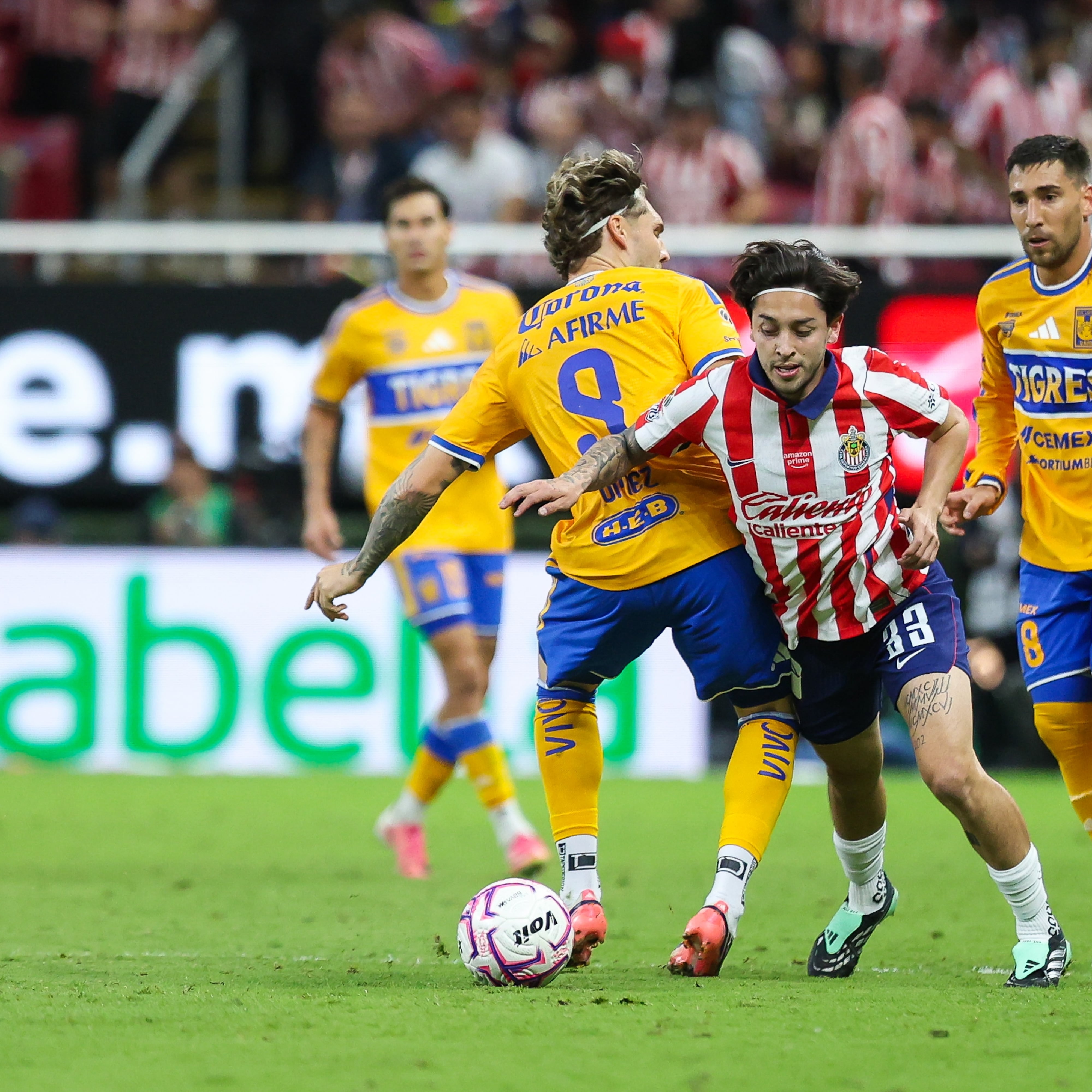 Chivas empata con Tigres y se mantiene en puestos de clasificación en la Liga MX