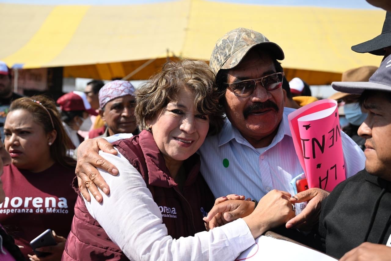 Delfina Gómez en su recorrido por Chalco