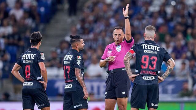 Sergio Ramos, en el partido Rayados vs Santos Laguna.