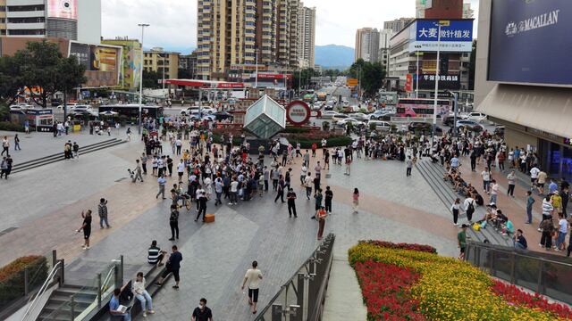 Miles de personas fueron desalojadas de un rascacielos luego de que éste comenzara a moverse sin razón aparente