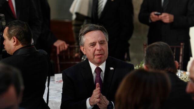 Eduardo Medina Mora. Crecimiento de su familia.