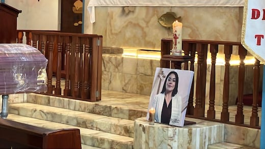 Despiden a Roxana Guzmán entre aplausos y bajo un operativo de seguridad en Nanchital