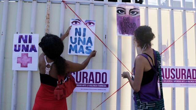 Activistas se manifiestan por los feminicidios ocurridos en el estado.