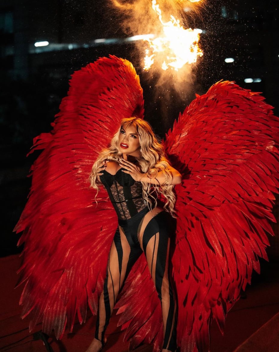 Wendy Guevara copiando el outfit de Belinda