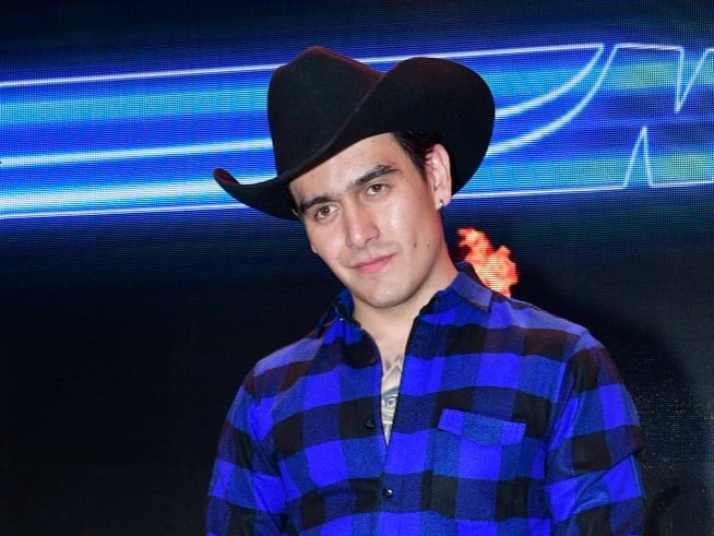 Julián Figueroa, cantante.