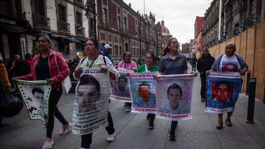 Caso Ayotzinapa: trabajos de investigación se reactivarán tras encuentro de padres con Sheinbaum