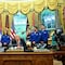 Trump bromea sobre las orejas del jefe de la NASA frente a tripulación de Artemis II