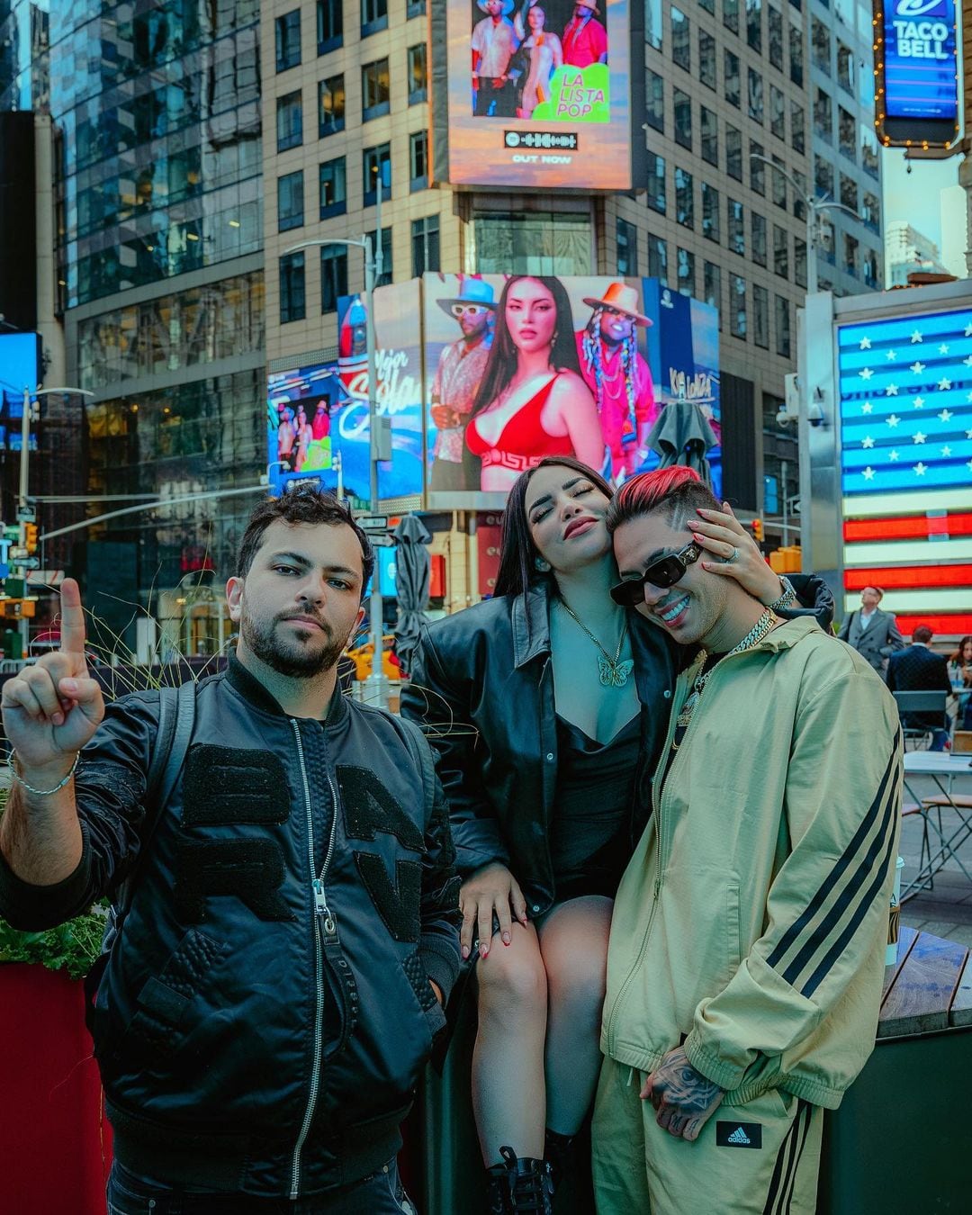 Kimberly Loaiza, Juan de Dios Pantoja y Leonardo de la O
