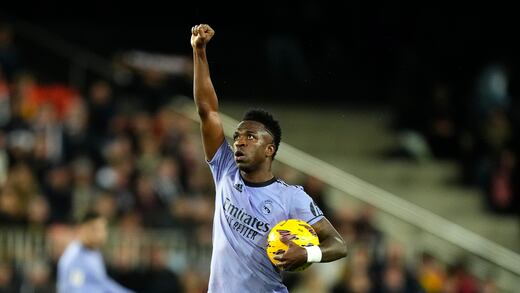 El vergonzoso discurso de José Luis Chilavert contra Vinícius Jr.: “Que no sea maricón, el futbol es para hombres”, le dice