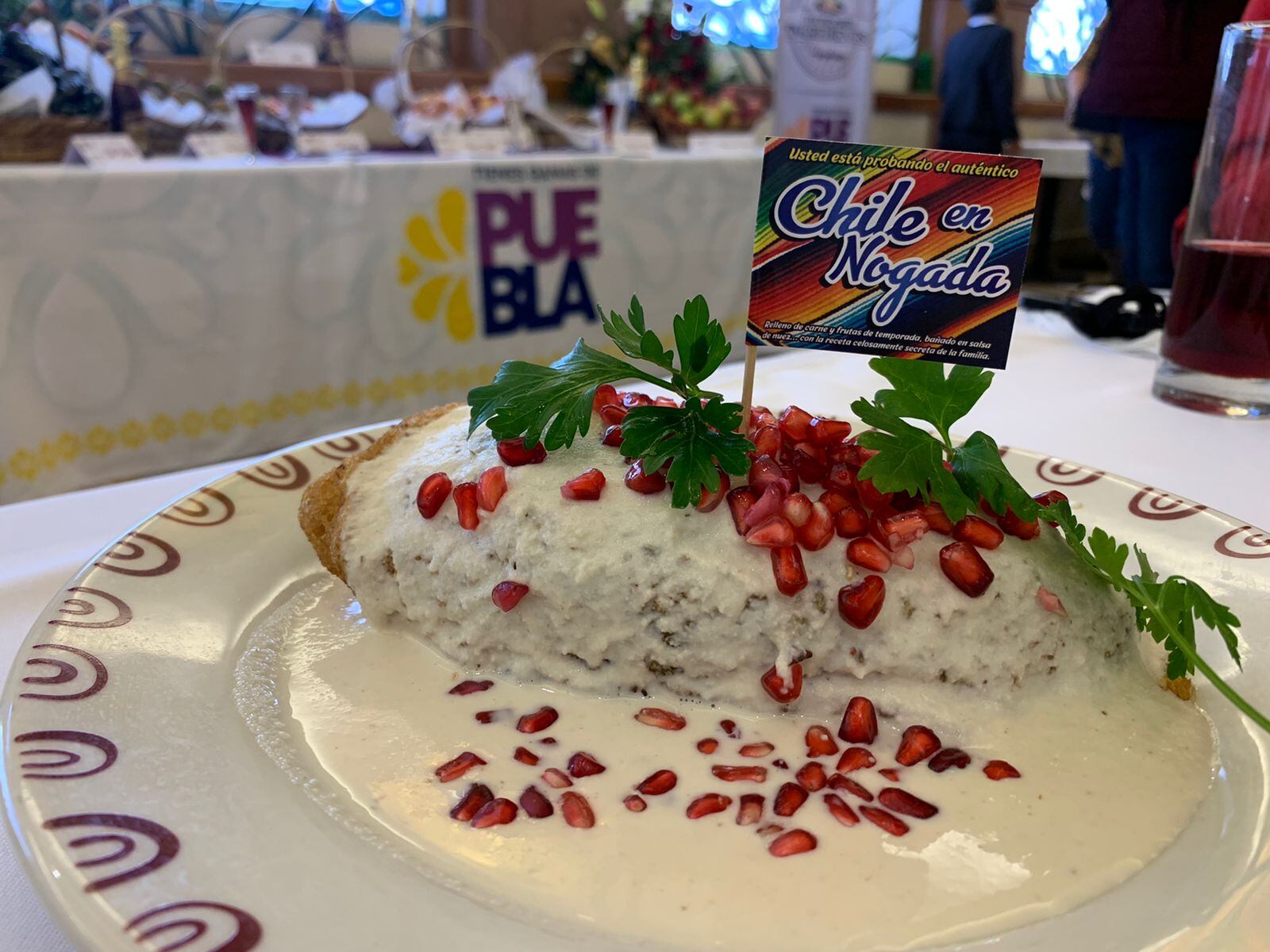 Chile en nogada hecho con ingredientes de Huejotzingo, Puebla
