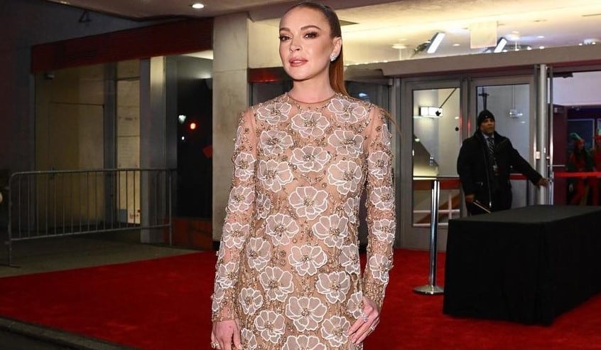Lindsay en la alfombra roja de la película Navidad de Golpe de Netflix
